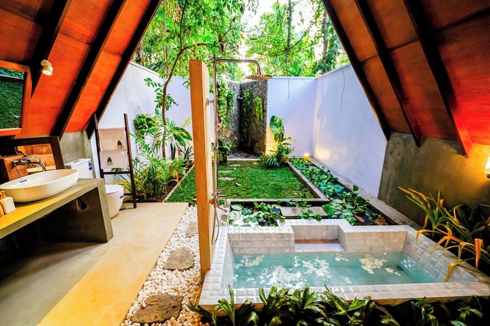 Family Double Room, River View | Bathroom | Separate tub and shower, hair dryer, slippers, towels