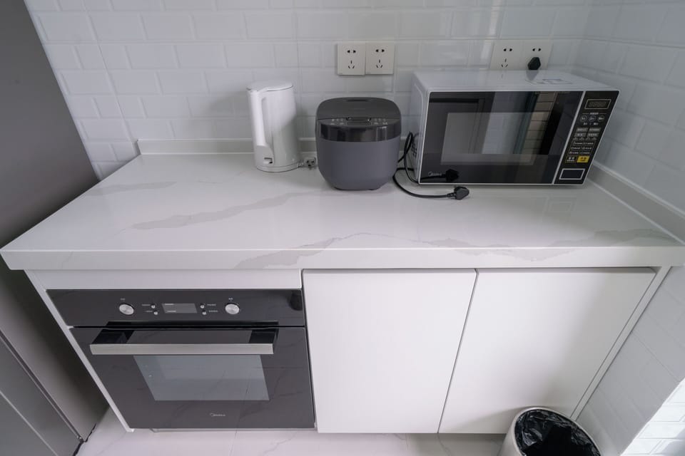 Superior Apartment, Non Smoking, City View | Private kitchen
