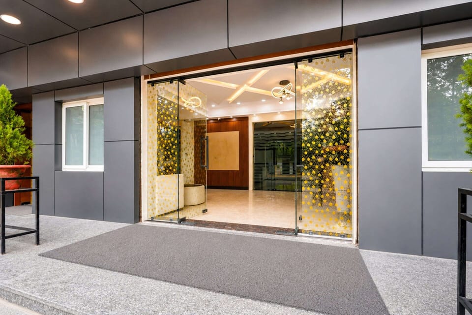 House | Reception