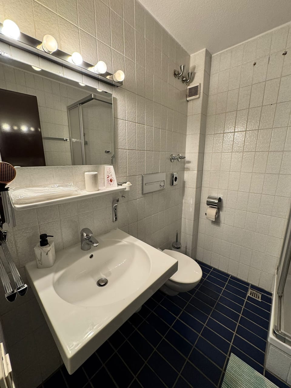 Comfort Triple Room | Bathroom