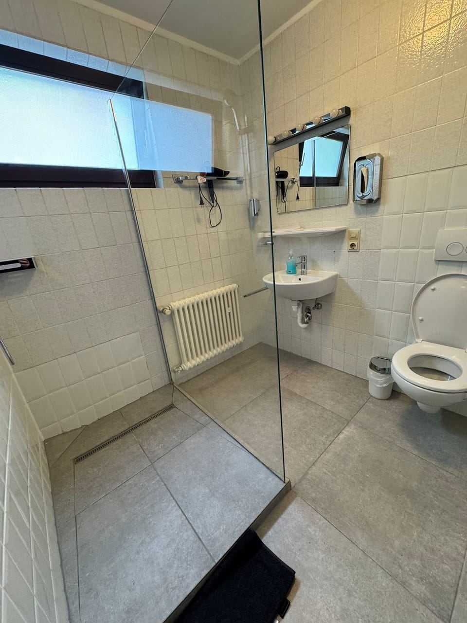 Comfort Triple Room | Bathroom