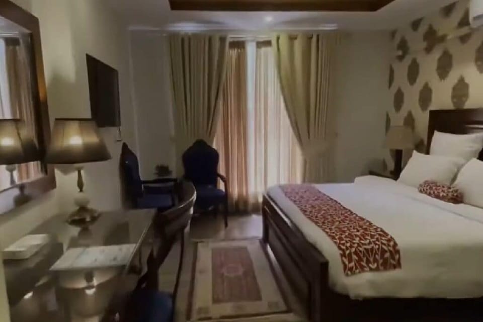 Standard Room, Balcony | Premium bedding, desk, laptop workspace, blackout drapes
