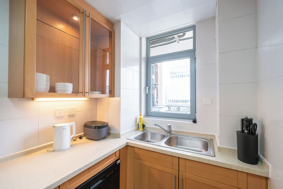 Superior Apartment, 3 Bedrooms, Non Smoking, City View | Private kitchen