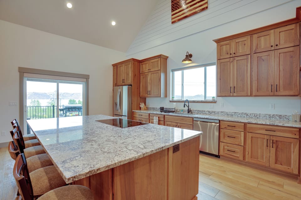 House (6 Bedrooms) | Interior