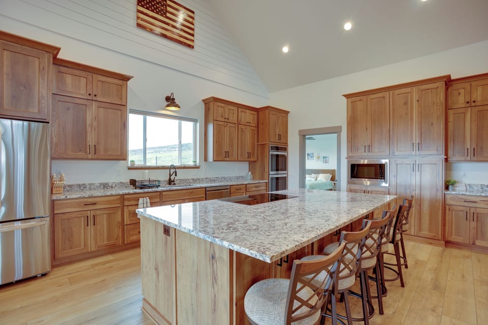 House (6 Bedrooms) | Interior