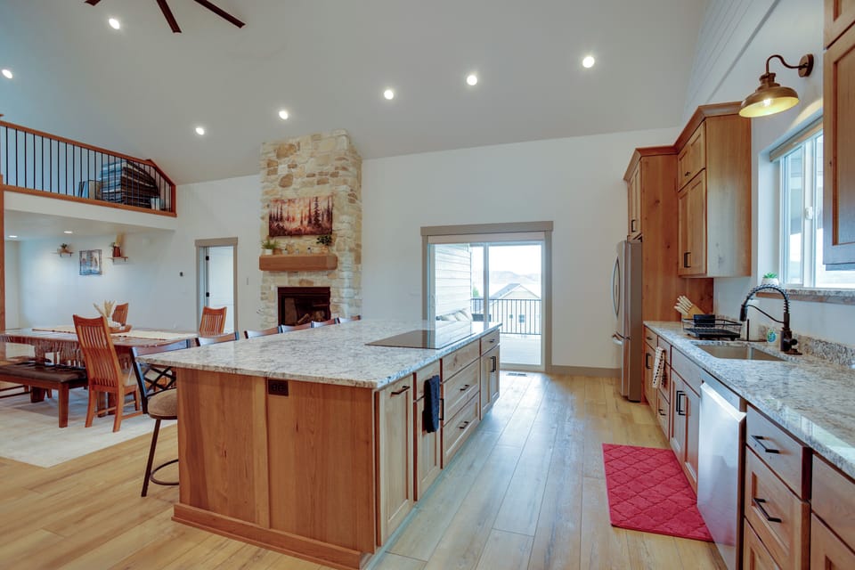 House (6 Bedrooms) | Interior