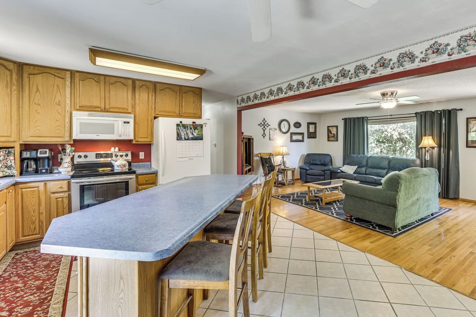 House (3 Bedrooms) | Interior