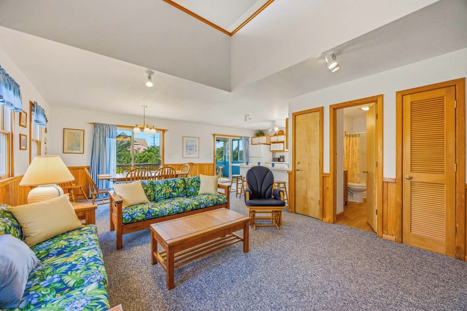 Surf or Sound Realty - 1252 - Tern Inn - Great Room -1