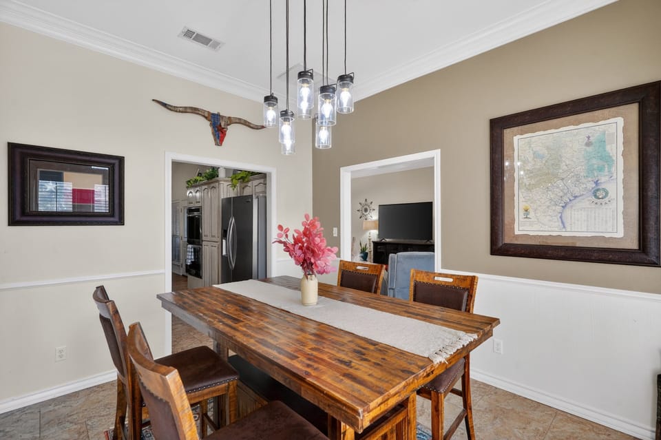 House, 4 Bedrooms | Dining