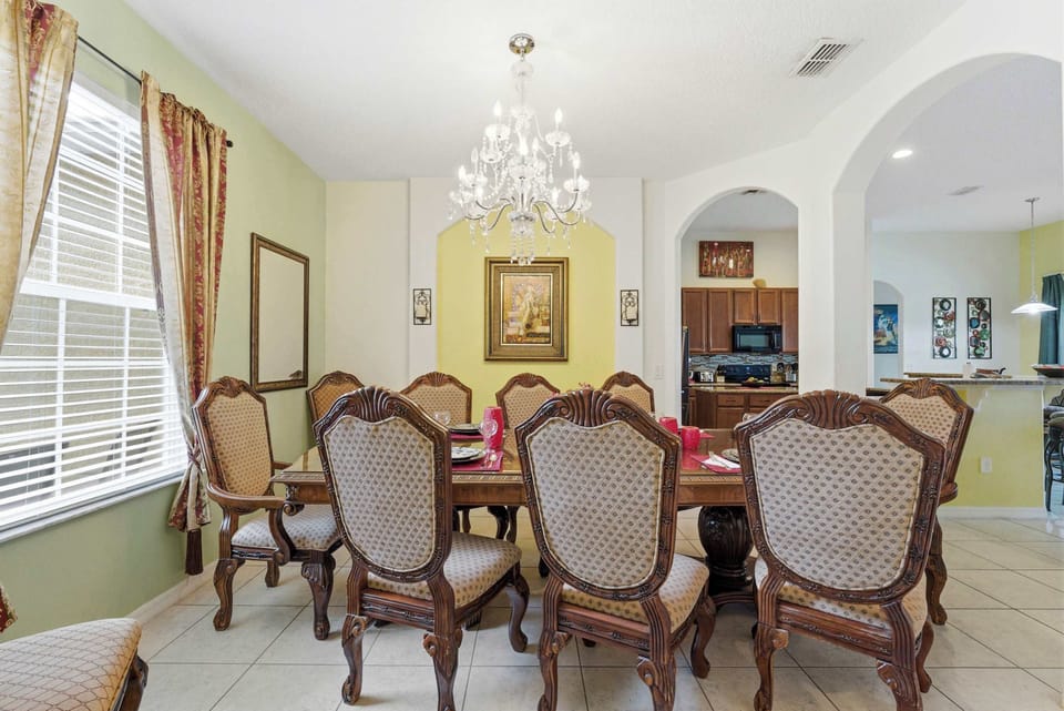 House, Multiple Beds, Pool View (A Magical Villa) | Dining