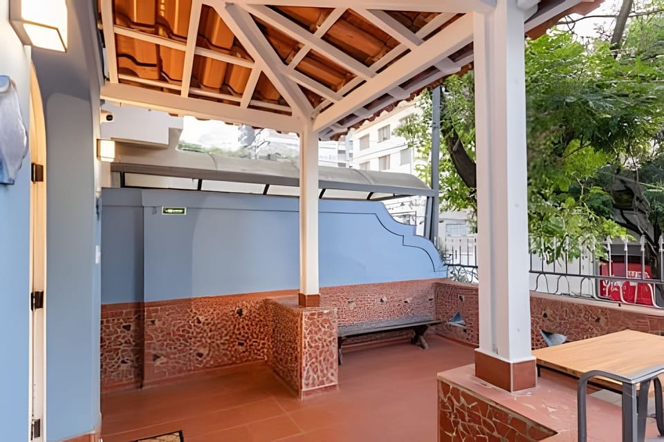 Basic Apartment | Terrace/patio