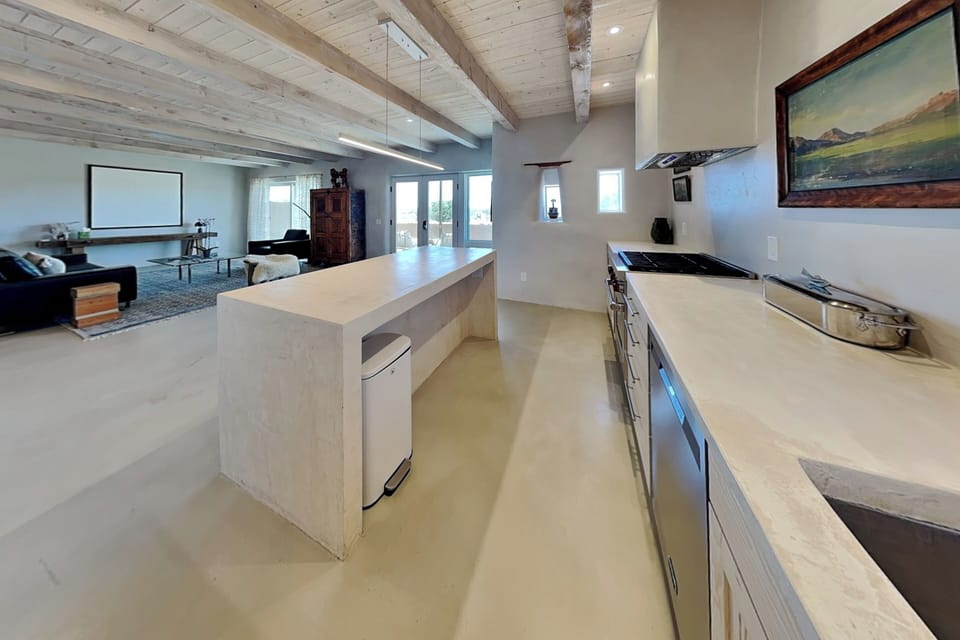 Kitchen - Spacious Island