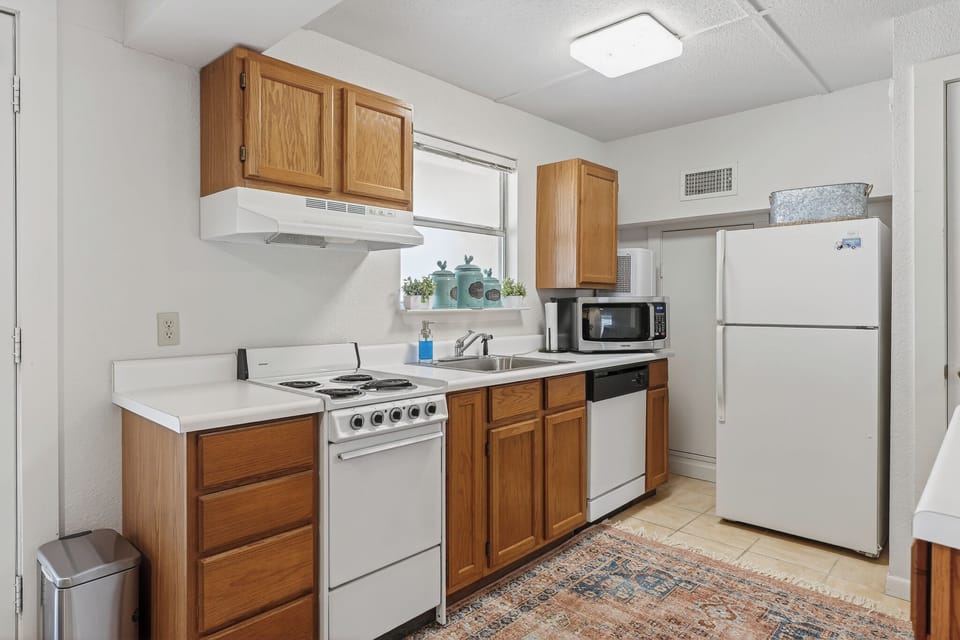 Second Kitchen - First Floor