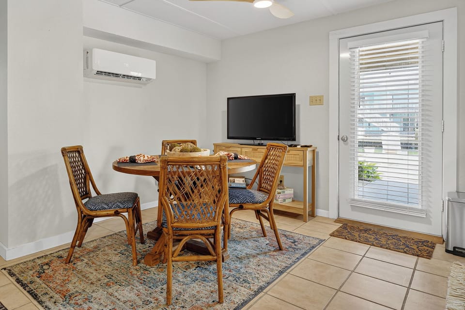 Second Dining Area - Seating for 4 - First Floor