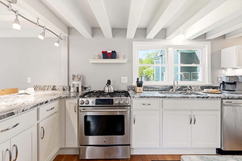 House, Multiple Beds, Patio, Garden View (Crosswinds) | Private kitchen