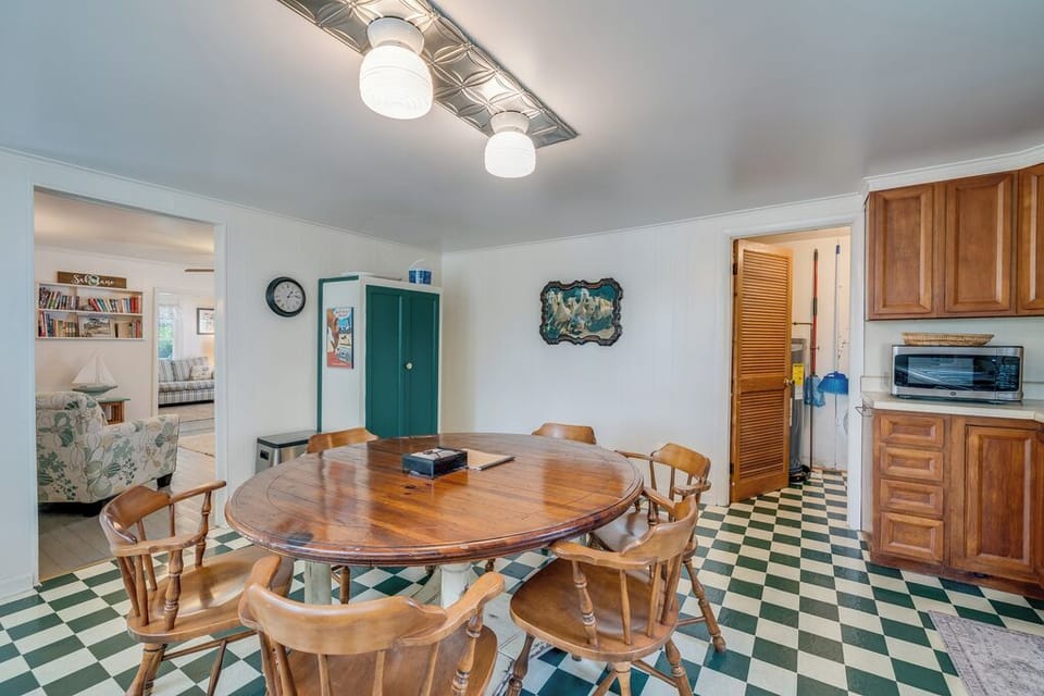 We just love The Dolphin House's retro vibe!
