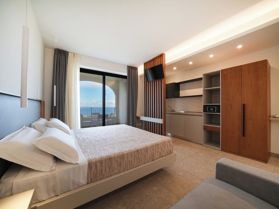 Superior Room, Sea View, Annex Building | In-room safe, desk, soundproofing, free WiFi