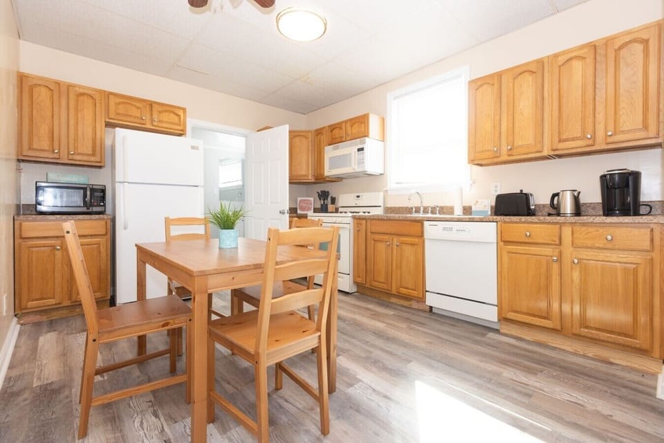 107 E Magnolia Ave WW 119