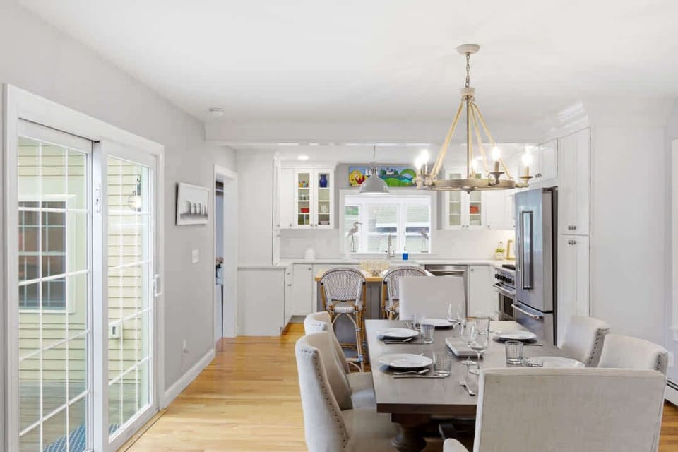 House, Multiple Beds, Garden View (Porch & Porpoise) | Dining