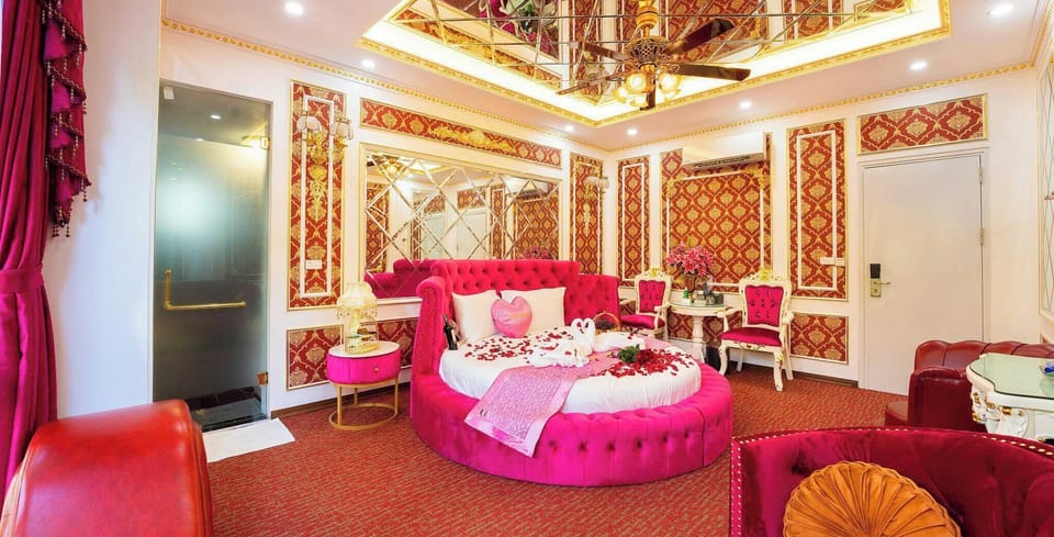 Luxury Double Room, Balcony, City View | Interior