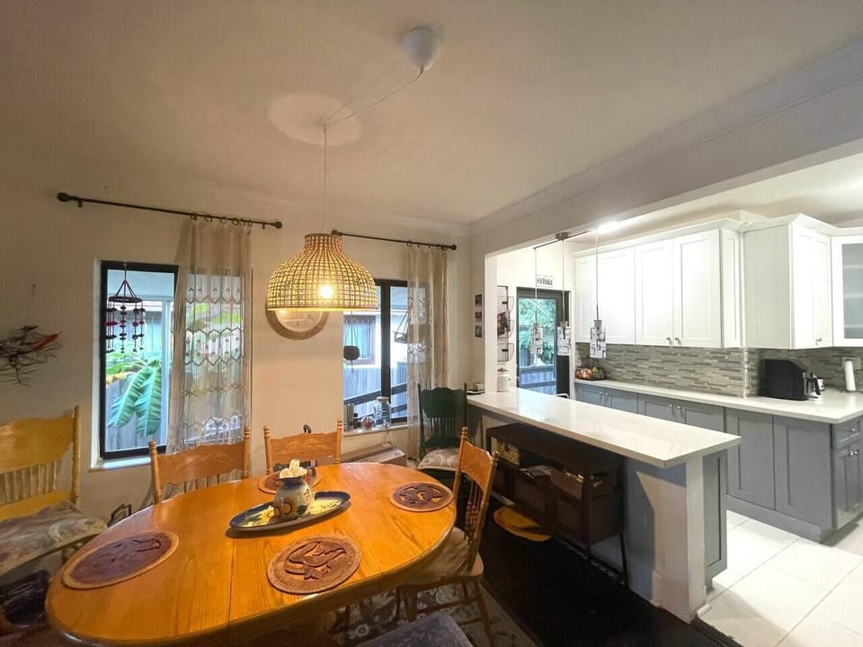 Full eqquiped modern kitchen  