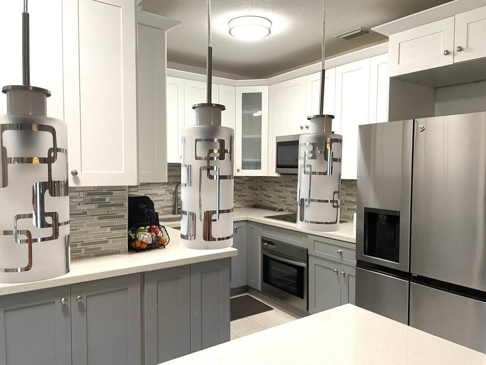 Other view of the kitchen