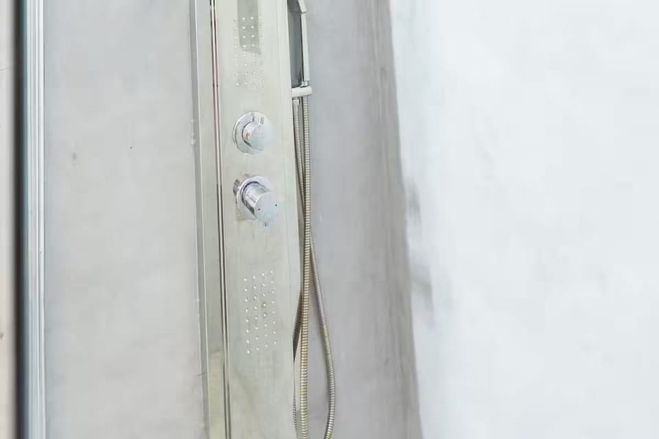 Hand-held showerhead