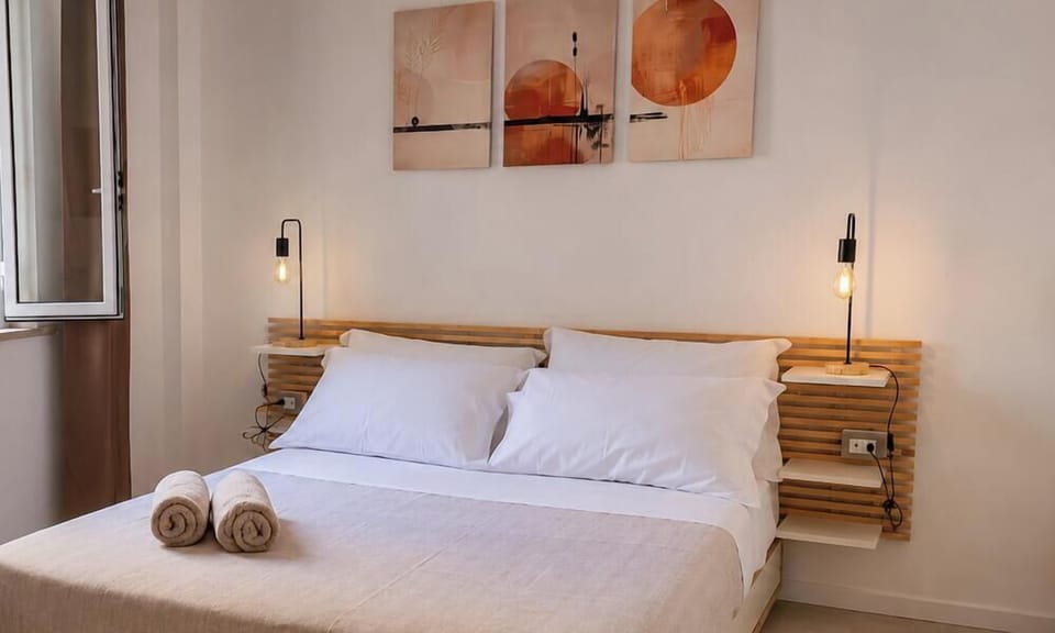 Deluxe Double Room, Private Bathroom | Desk, free WiFi