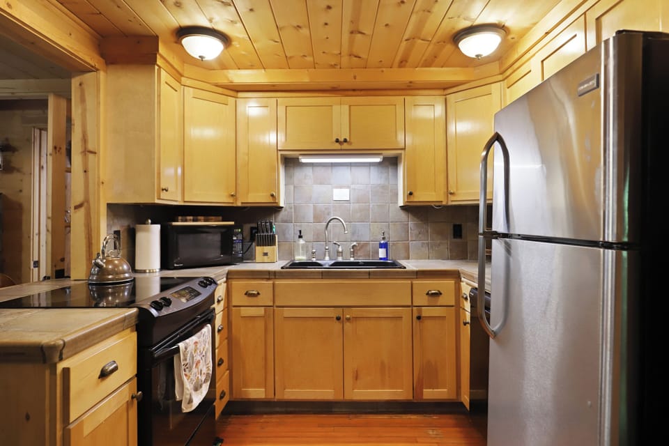 Well Stocked -- Pots, Pans & Lots of Dishes and Bowls; instapot and a Ninja Air Fryer