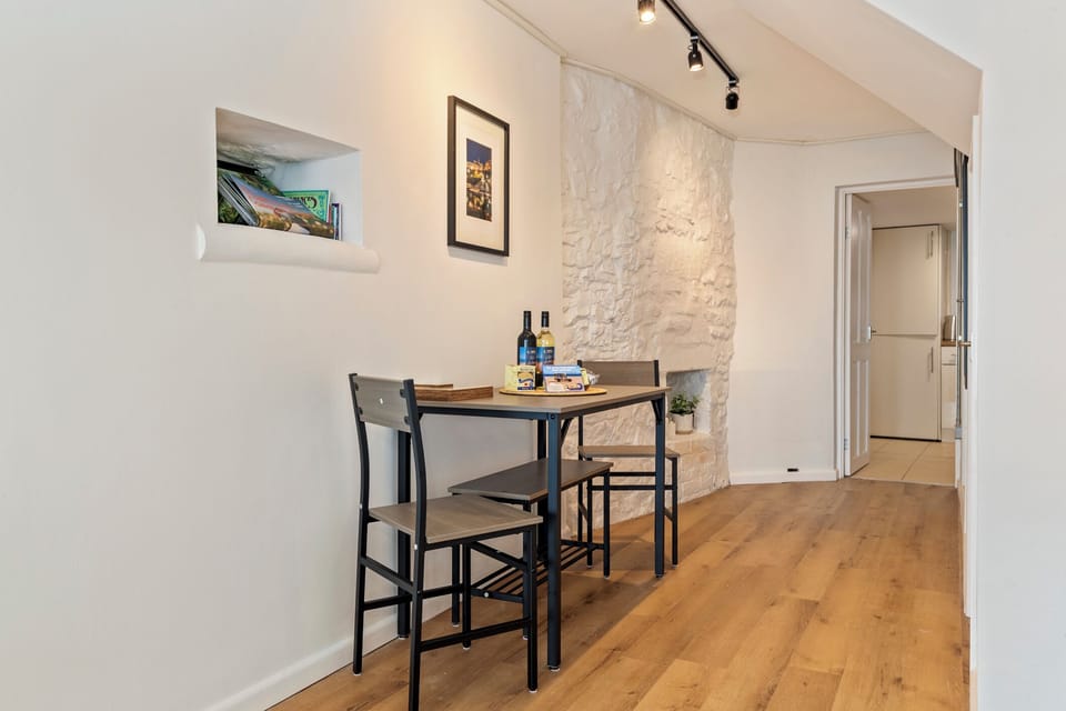 Heart of Tenby, Sea Views