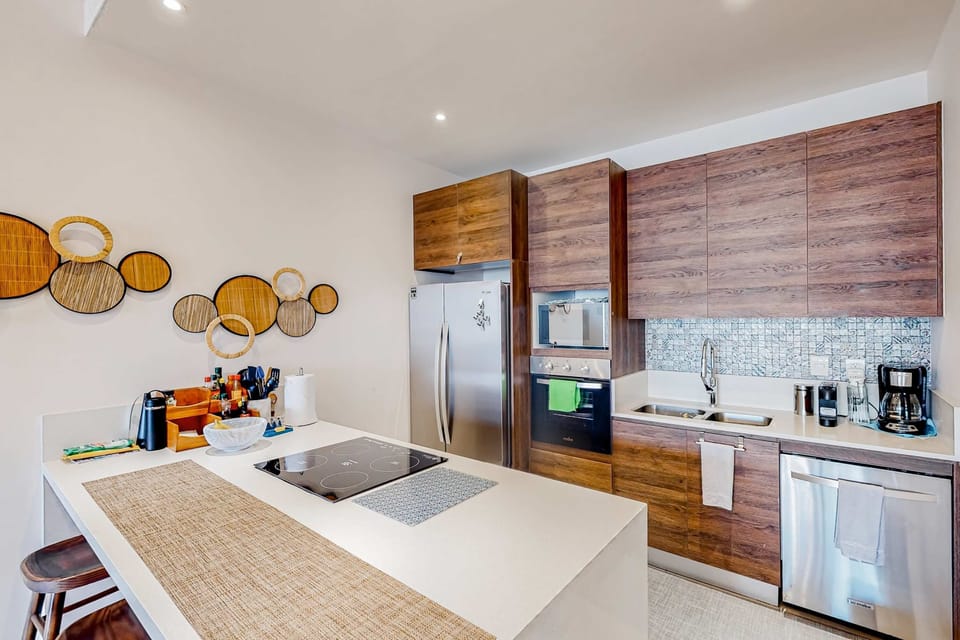 Apartment, Multiple Beds, Pool View (Vista Velas III 1403) | Private kitchen