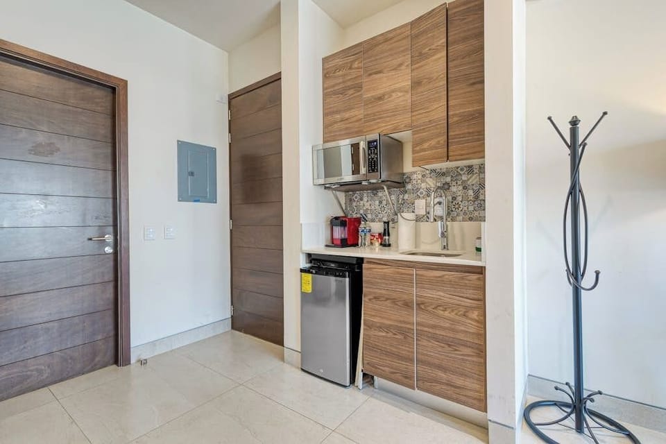 Studio, 1 King Bed, Mountain View (Vista Velas Studio 8402B) | Private kitchen