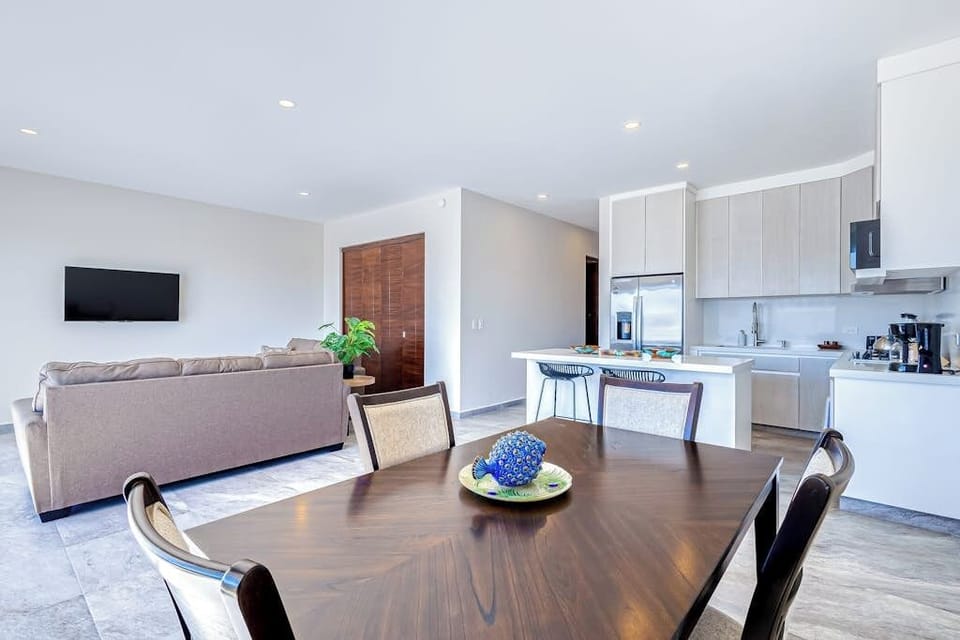 Apartment, 2 Queen Beds, Ocean View (Whale Song Retreat) | Interior