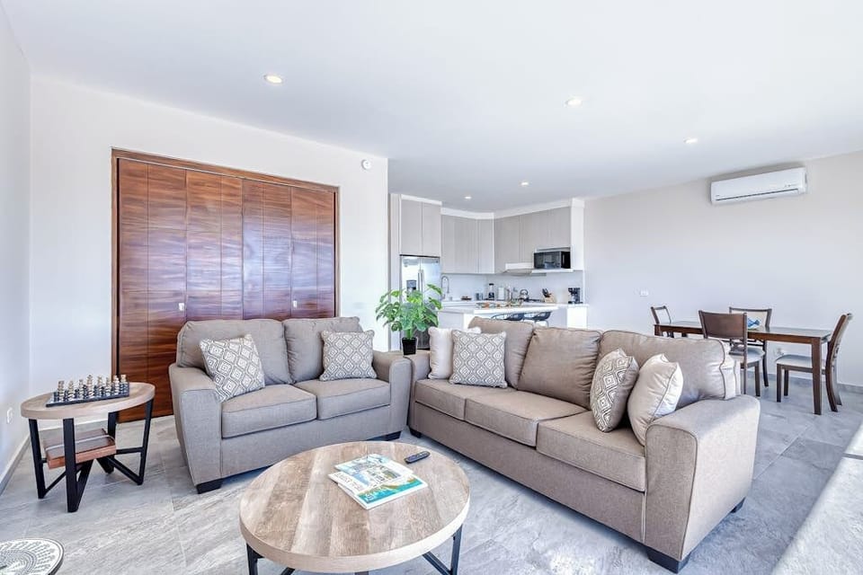 Apartment, 2 Queen Beds, Ocean View (Whale Song Retreat) | Living area