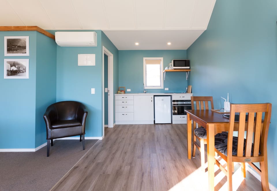 Cottage | Living area | Flat-screen TV
