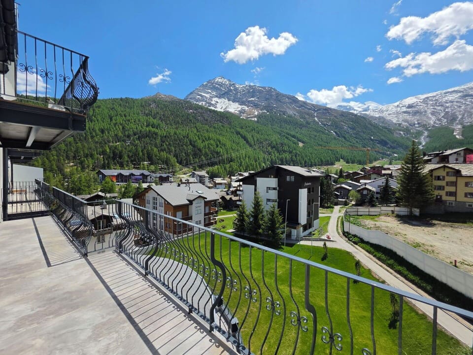 Mountainous Landforms, Mountain, Mountain Range, Hill, Hill Station, Valley, Ridge, Alps, Balcony, Mountain Village