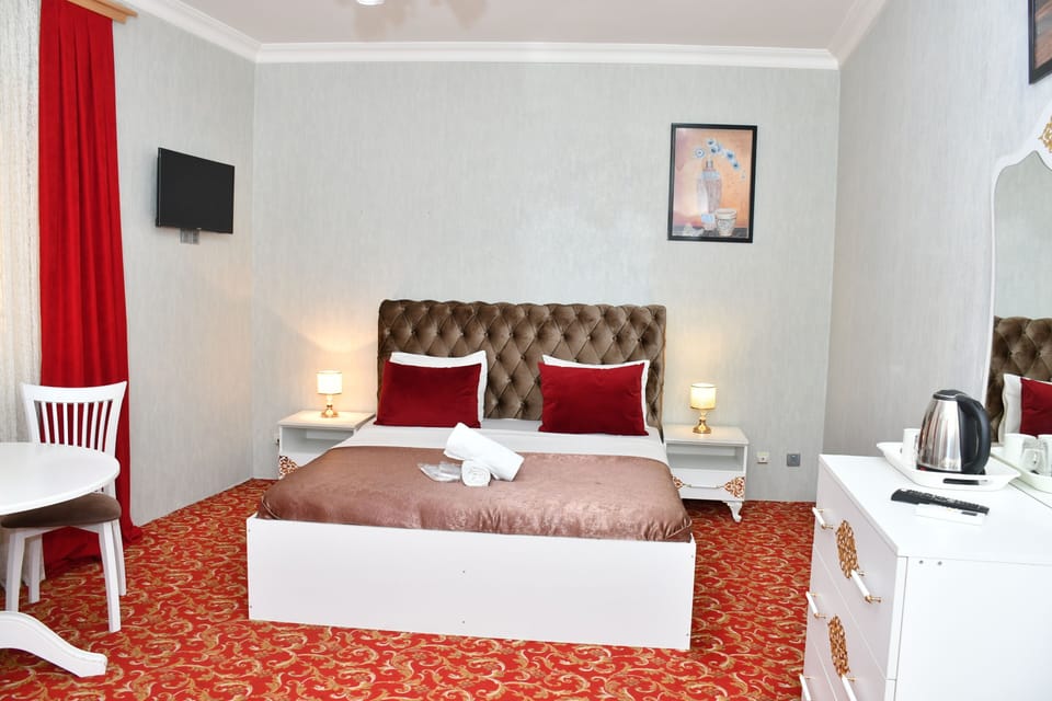 Classic Double Room, City View | Egyptian cotton sheets, premium bedding, down comforters, desk