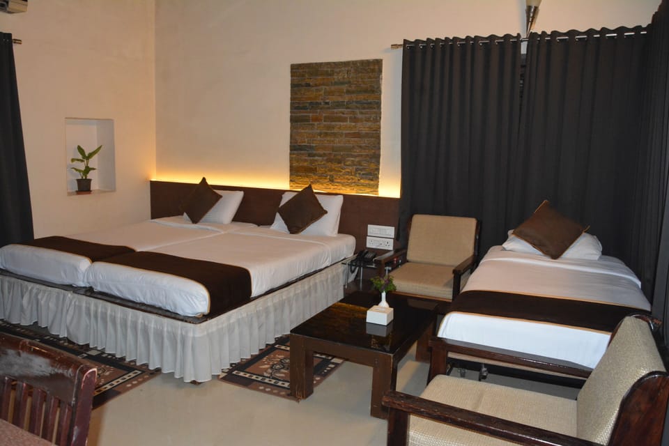Desk, laptop workspace, free WiFi, bed sheets