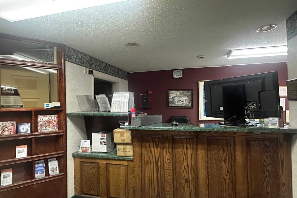 Entrance / Reception