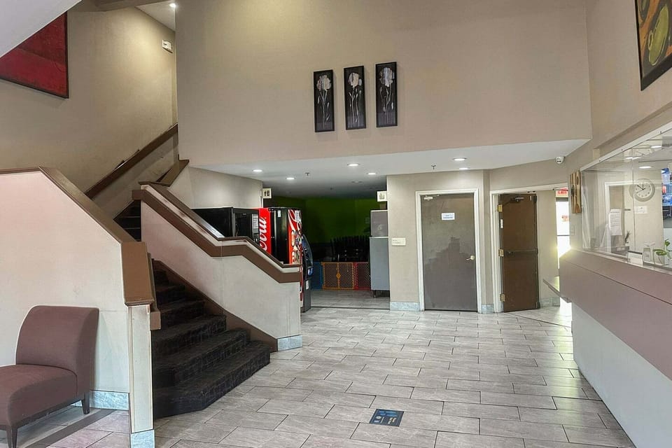 Entrance / Reception