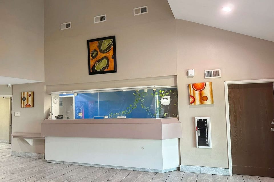 Entrance / Reception