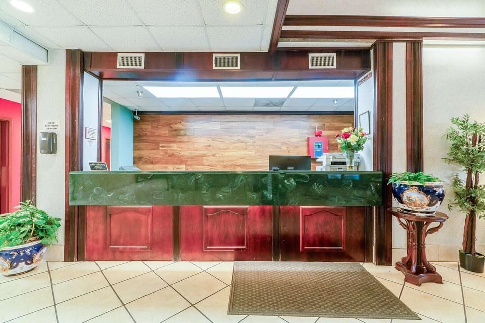 Entrance / Reception