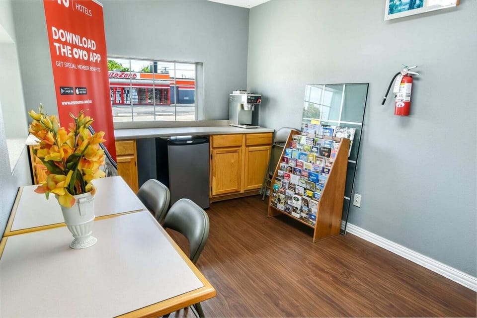 Entrance / Reception