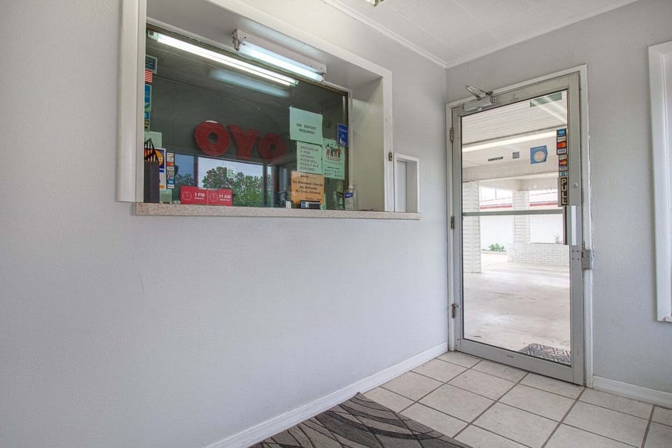 Entrance / Reception