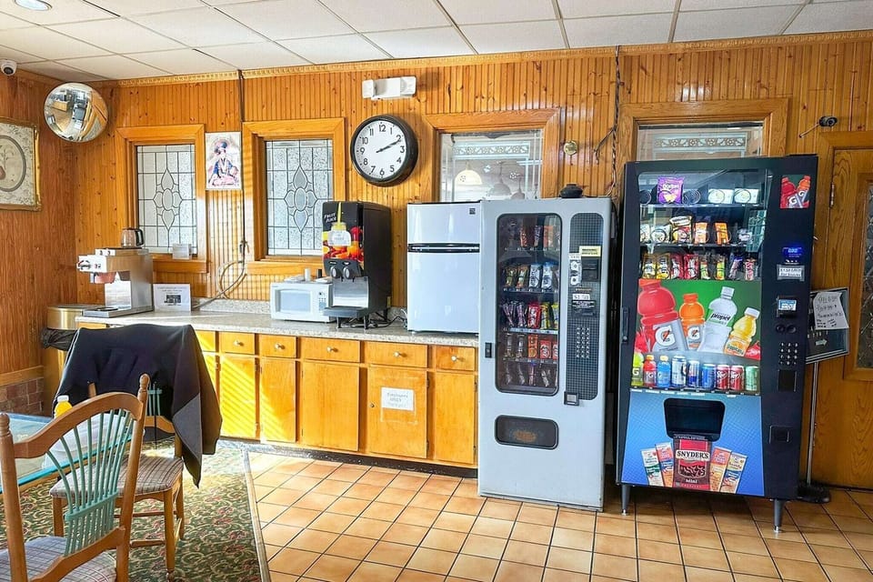 Entrance / Reception