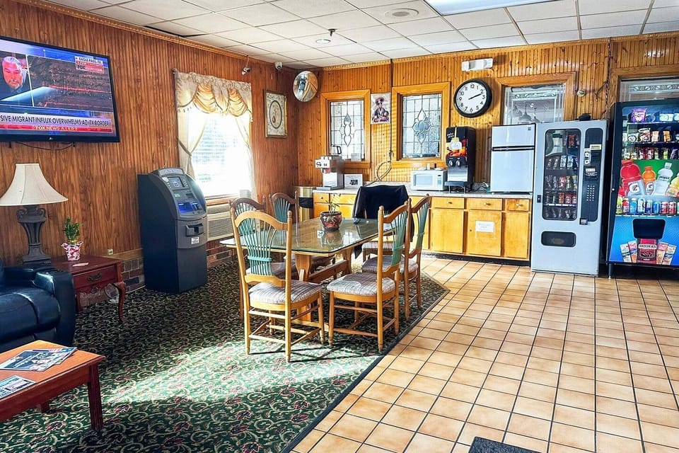 Entrance / Reception