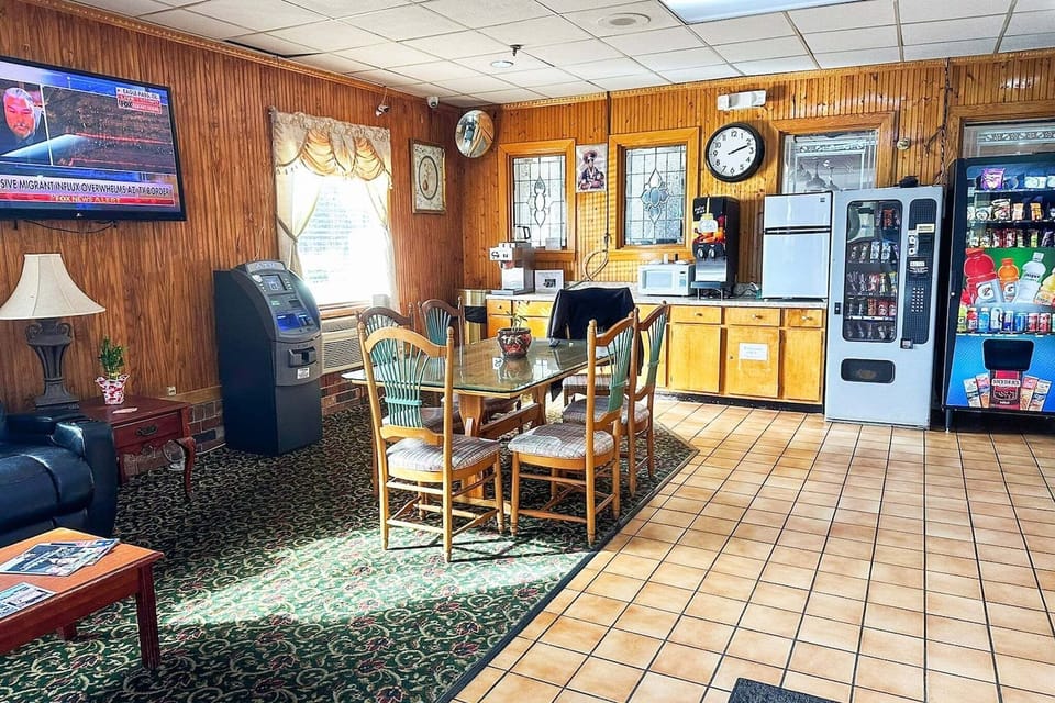 Entrance / Reception