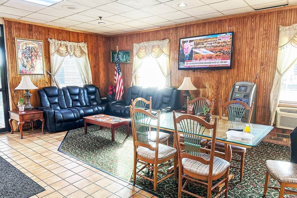 Entrance / Reception