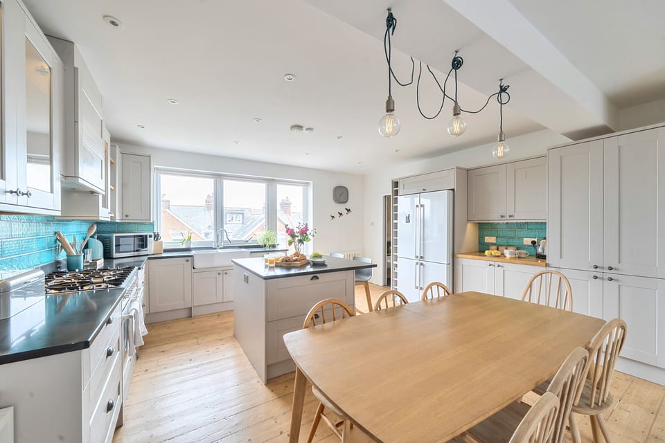 Puffins Rest, Swanage: Your well-equipped kitchen