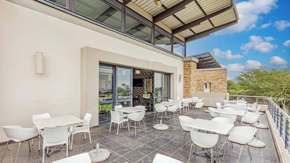 Apartment, 2 Bedrooms, Patio | Dining